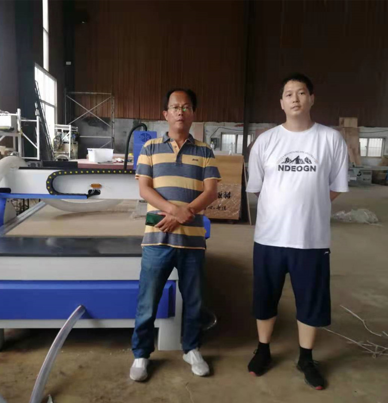 山東青島1325木工雕刻機(jī)(圖1) 山東青島1325木工雕刻機(jī)(圖1)