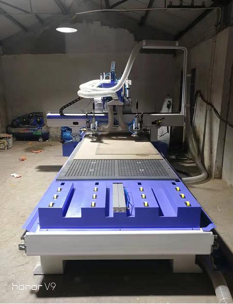 南京1325三工序帶鋸片開料機(jī)(圖2) 南京1325三工序帶鋸片開料機(jī)(圖2)