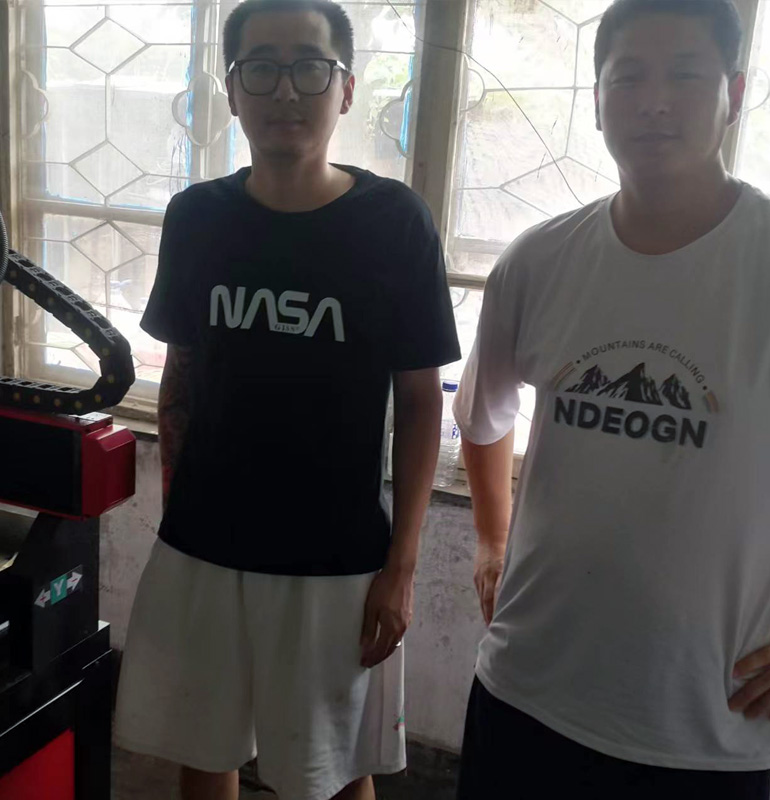 山東濰坊4040玉石雕刻機印章雕刻機(圖1) 山東濰坊4040玉石雕刻機印章雕刻機(圖1)