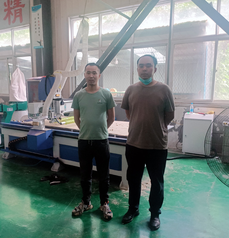 河南安陽木工數控雕刻機(圖1) 河南安陽木工數控雕刻機(圖1)