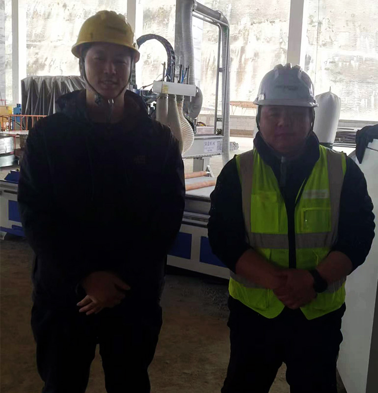 廣東木材數(shù)控雕刻機(jī),現(xiàn)場(chǎng)雕刻夾芯板開(kāi)槽(圖1) 未標(biāo)題-1.jpg