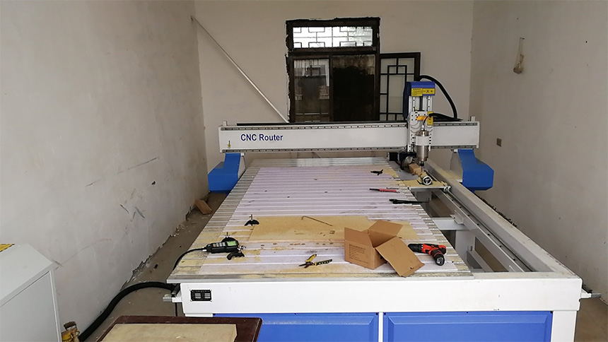 湖北襄陽1325木工雕刻機(側置旋轉軸)(圖4) 湖北襄陽1325木工雕刻機(側置旋轉軸)(圖4)