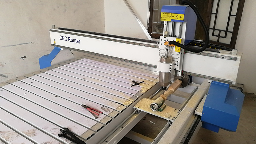 湖北襄陽1325木工雕刻機(側置旋轉軸)(圖3) 湖北襄陽1325木工雕刻機(側置旋轉軸)(圖3)