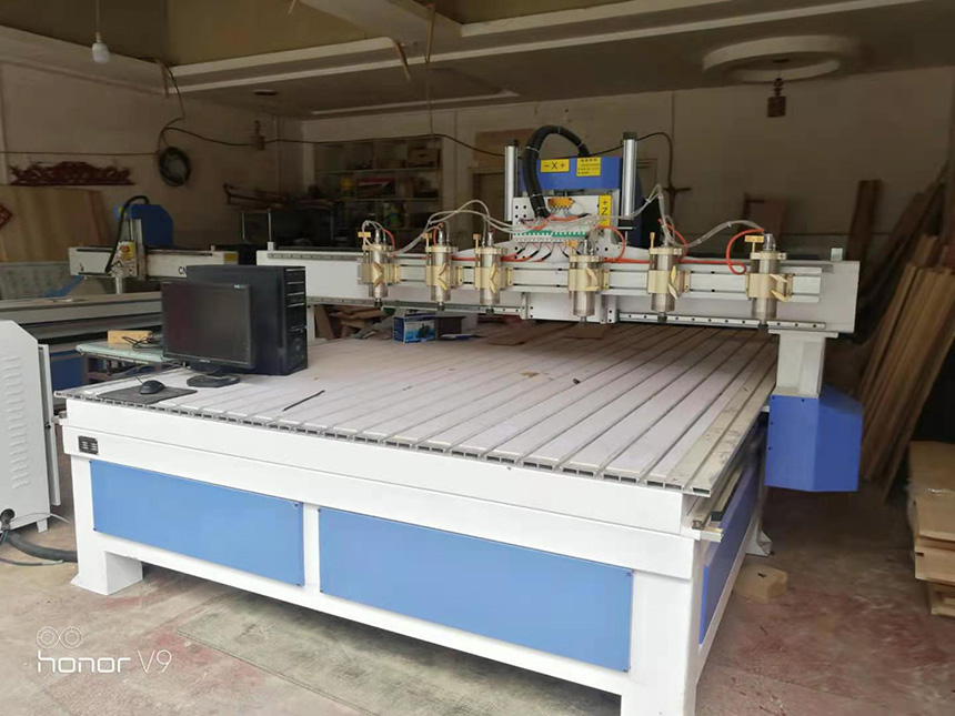 貴州福泉1825一拖六木工雕刻機(圖3) 貴州福泉1825一拖六木工雕刻機(圖3)