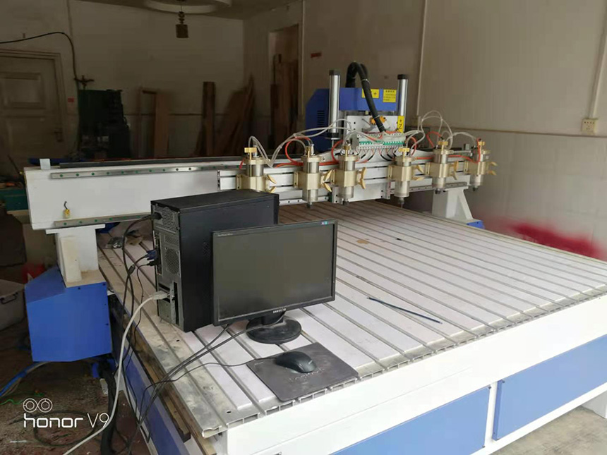 貴州福泉1825一拖六木工雕刻機(圖4) 貴州福泉1825一拖六木工雕刻機(圖4)