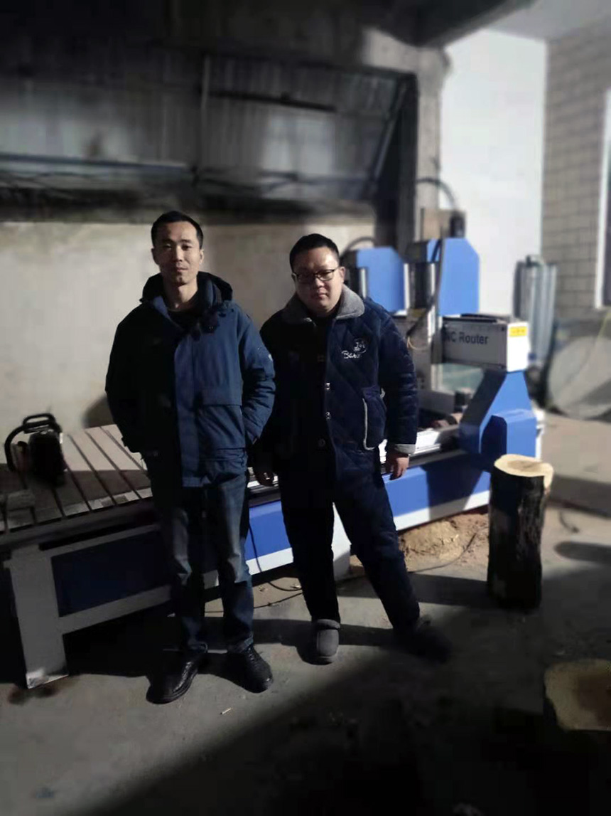 河南1325雙頭雙旋轉軸木工雕刻機(圖1) 河南1325雙頭雙旋轉軸木工雕刻機(圖1)