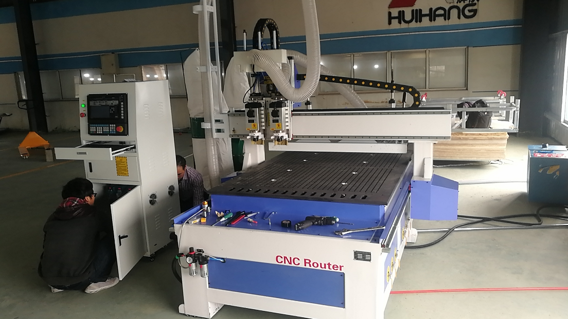 南京1325雙工序開料機(jī)(圖2) 南京1325雙工序開料機(jī)(圖2)